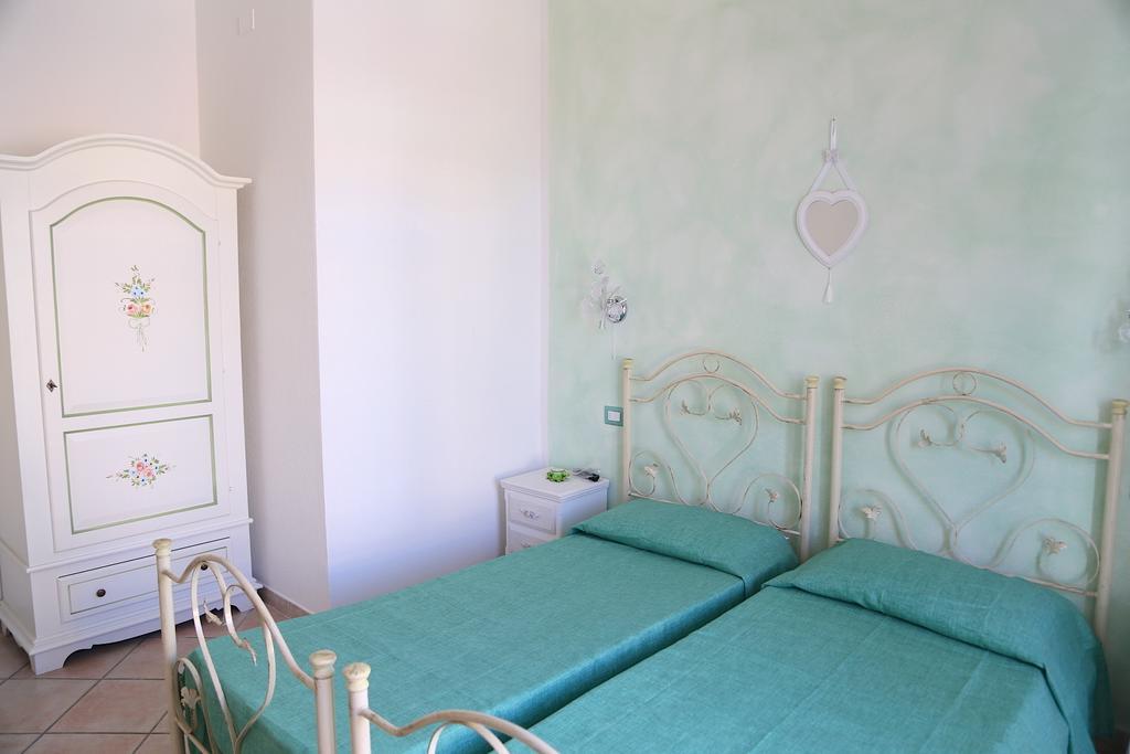 B&B Le Rose Olbia Quarto foto