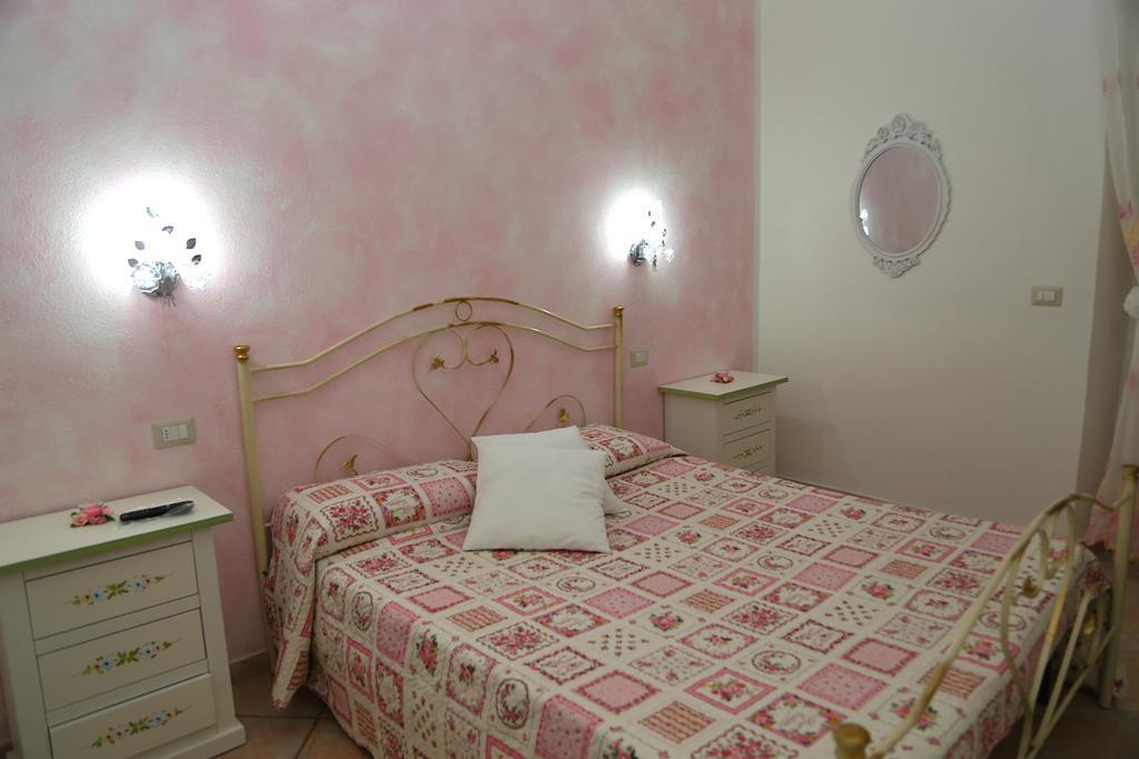 B&B Le Rose Olbia Quarto foto