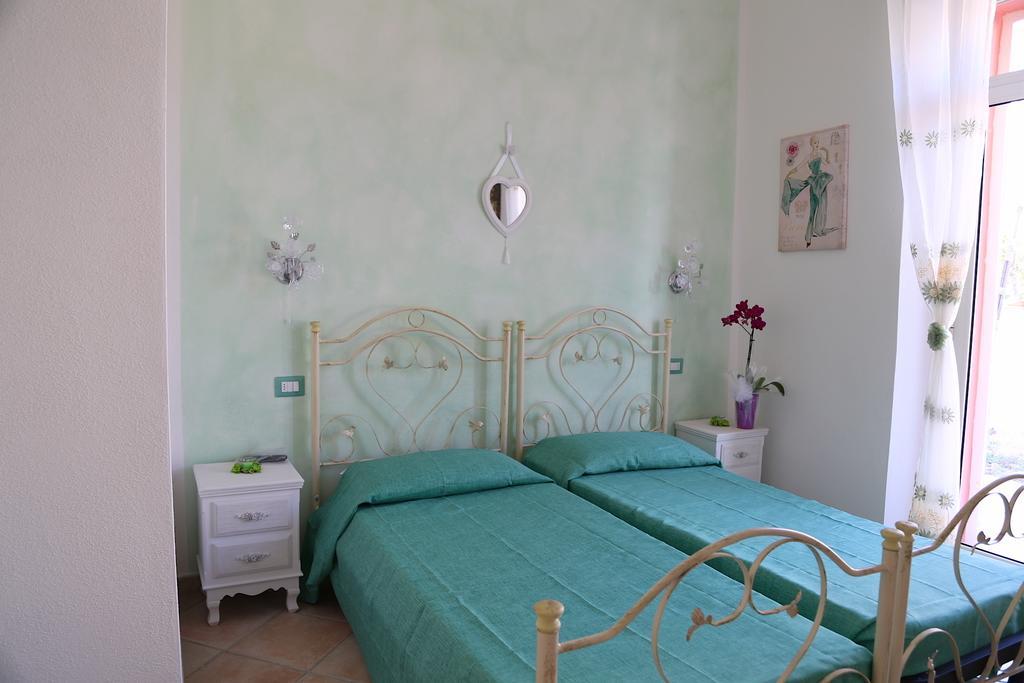 B&B Le Rose Olbia Quarto foto